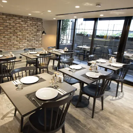 81号城市阁楼酒店