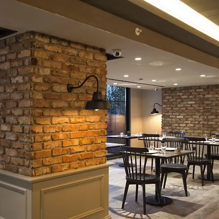 81号城市阁楼酒店